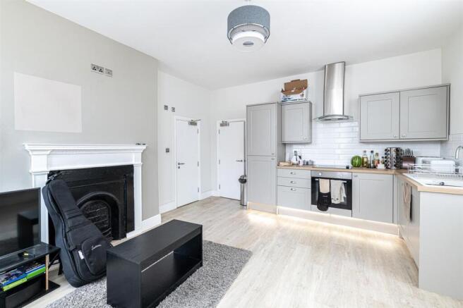 Lounge/Kitchen