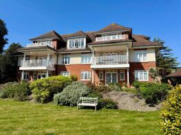 The Penthouse, 4 Baronscroft, Milner Road, Bournemouth BH4 8AD