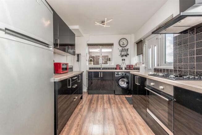Fitted Breakfast Kitchen: