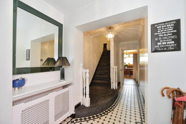 4 bed Semi-Detached for sale Image 6
