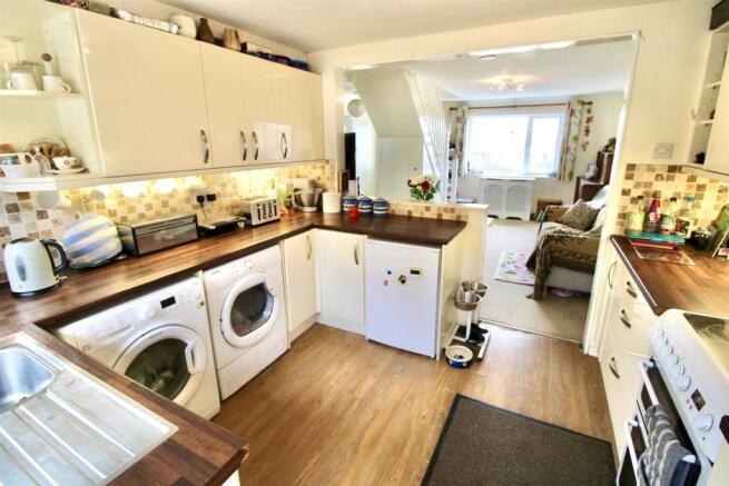 Kitchen 2.jpg