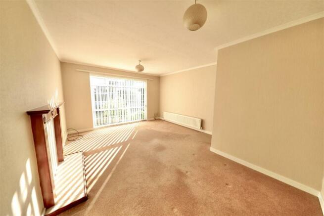 11 The wolds - Lounge 2.jpg