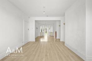 261, Stradbroke Grove, Clayhall, Ilford IG5 0DH