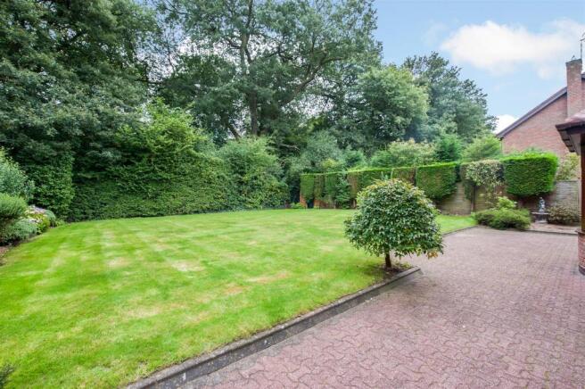 22 Poppyfield Court-