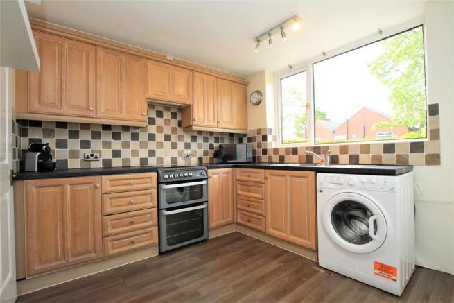 19 Rydal Road kitchen 2.JPG