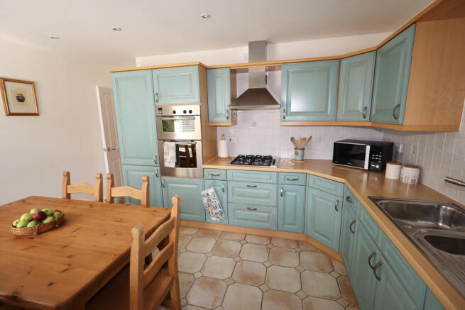 Kitchen / dining room