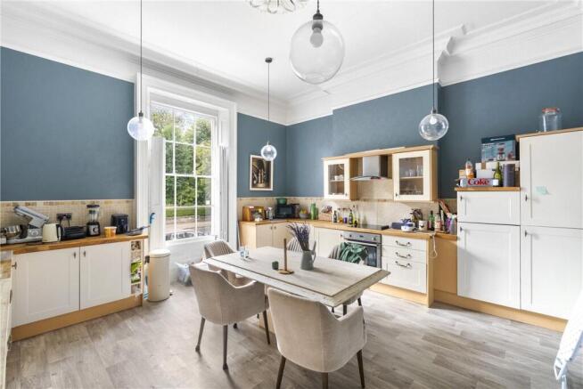 2 bed Apartment for sale Image 11