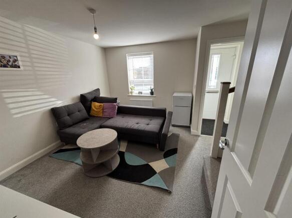 Lounge1.jpg