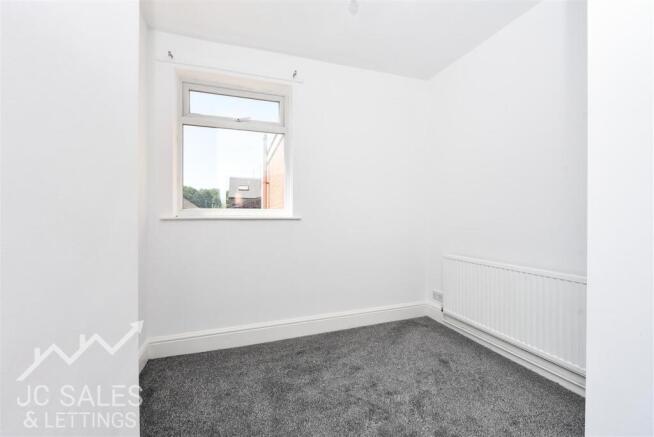 3 bed Terraced to rent Image 8