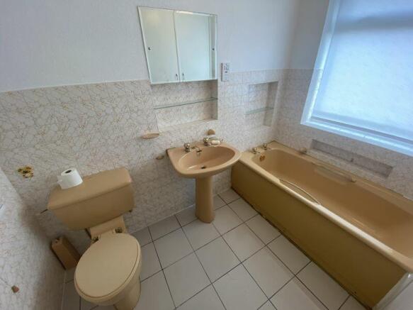 Family Bathroom/WC