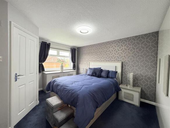 4 bed Detached for sale Image 12