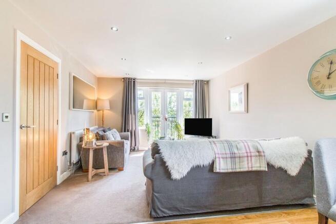 2 bed Apartment to rent Image 5
