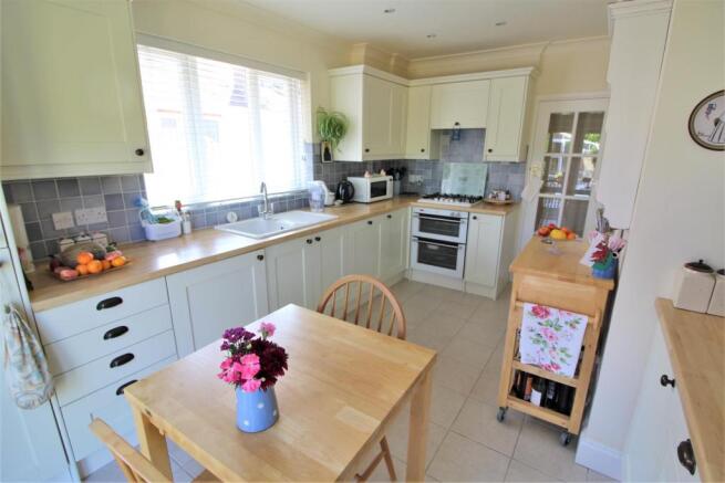 KITCHEN/BREAKFAST ROOM