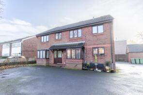 Flat 1, 77 Chandos Court, North Park Avenue, Lidgett Park, Leeds LS8 1HP