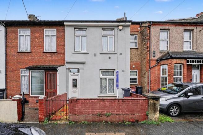3-bed terraced on Heath Road, Hounslow, TW3, £499,000