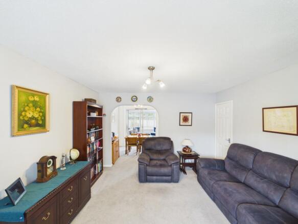 CAM02093G0-PR0103-STILL002