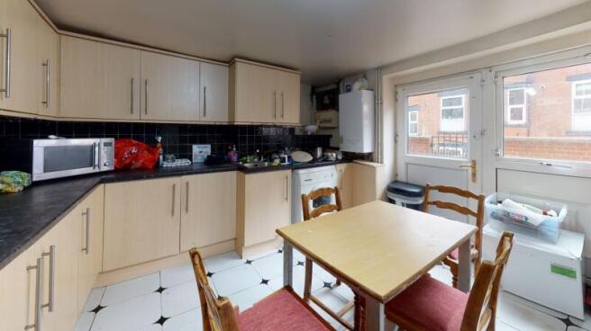 6 bed Terraced to rent Image 7