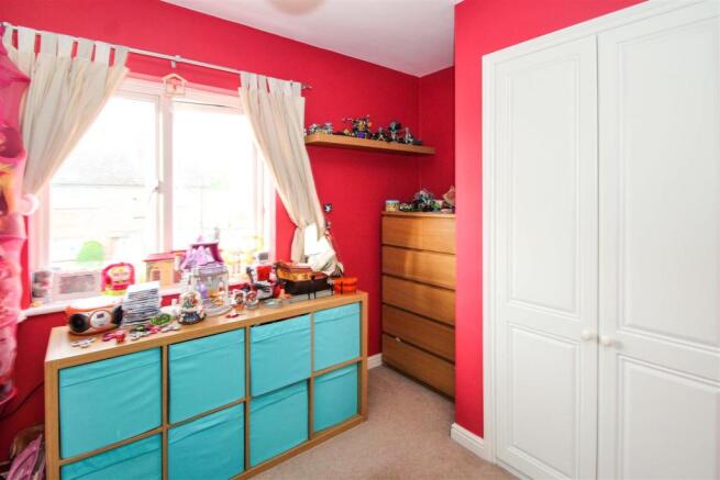 Bedroom 2 (2).JPG