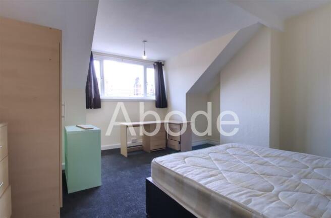 5 bed House to rent Image 11