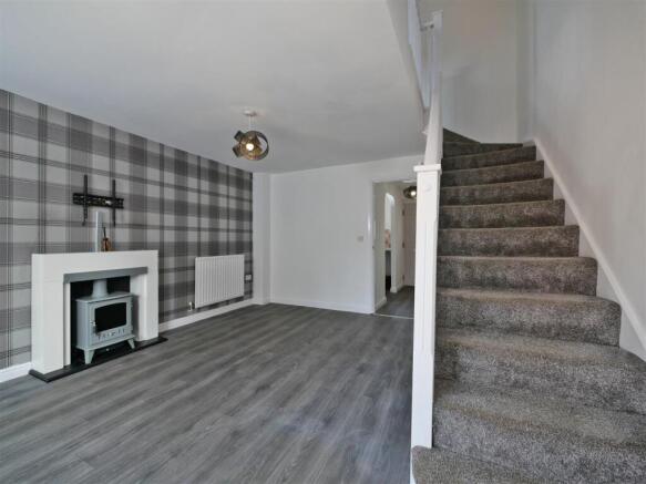 2 bed Town House to rent Image 4