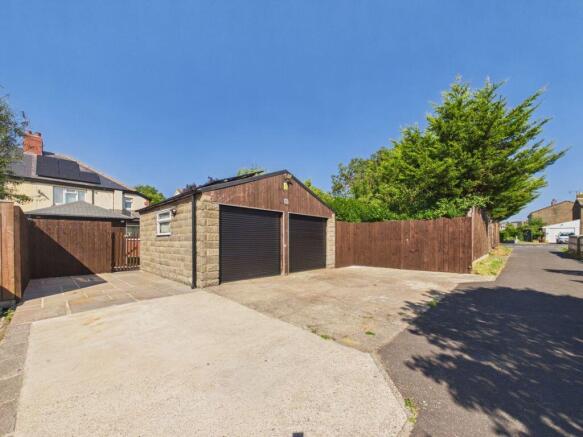 3 bed Semi-Detached for sale Image 11