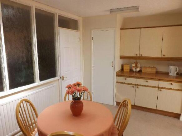 Breakfast Room Pic 2