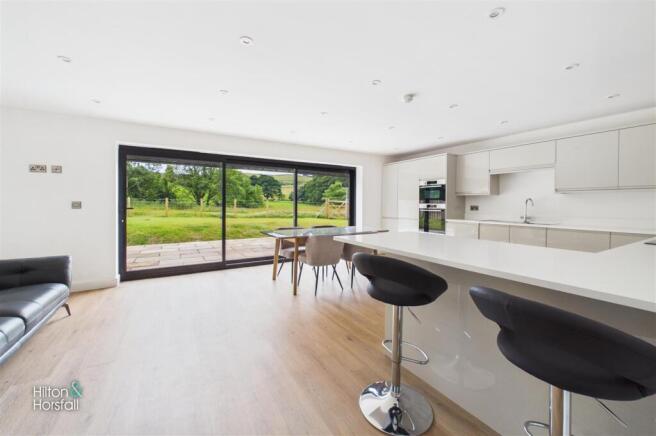 3 bed Detached for sale Image 6