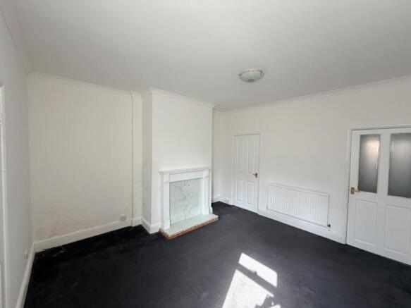 2 bed Terraced to rent Image 4