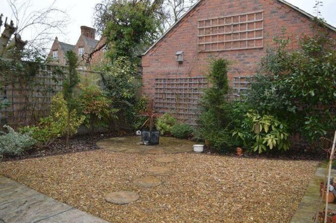 LANDSCAPED GARDEN