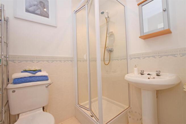 2 bed Apartment for sale Image 9