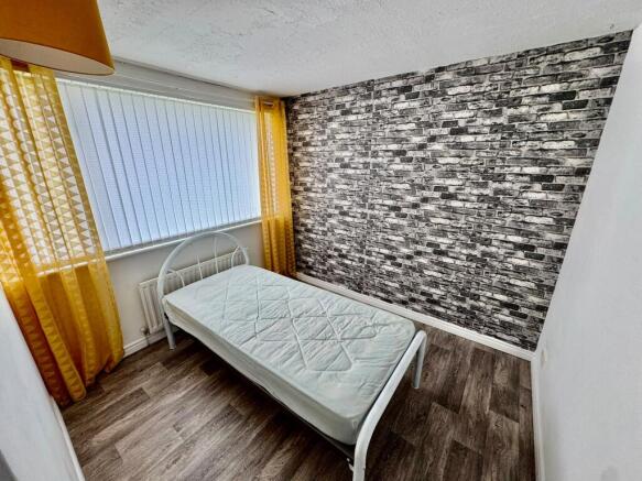 3 bed Terraced to rent Image 7