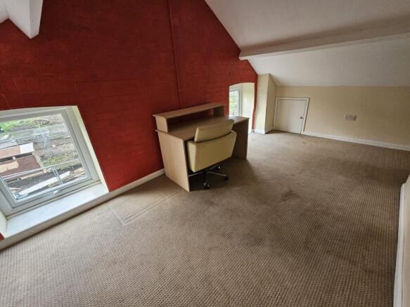 3 bed House to rent Image 7