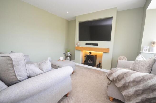 4 bed Semi-Detached for sale Image 4