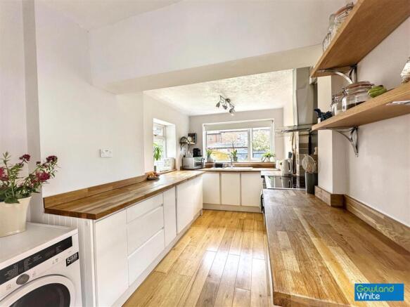 3 bed Semi-Detached for sale Image 9