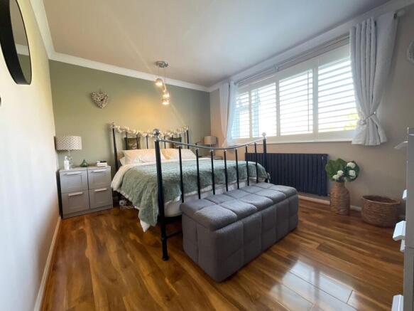 2 bed Detached Bungalow for sale Image 8