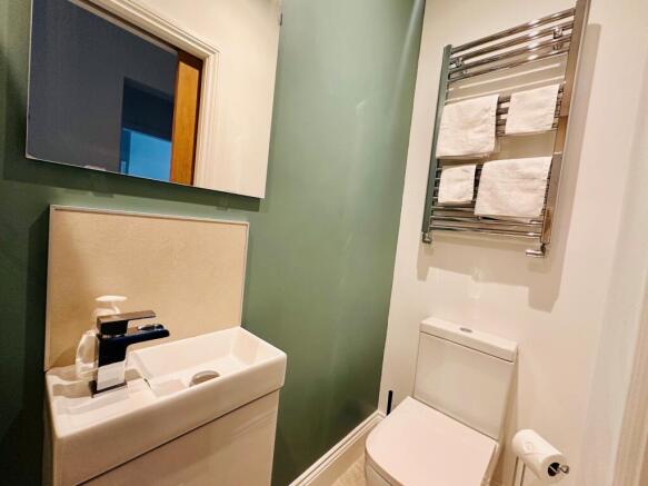 2 bed Flat to rent Image 10