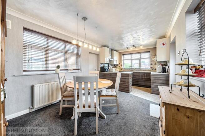 3 bed Semi-Detached Bungalow for sale Image 9