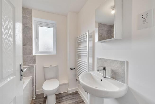 3 bed Semi-Detached to rent Image 7
