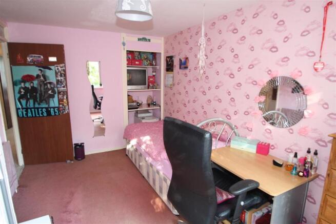 7 Gairloch Ave bed 2
