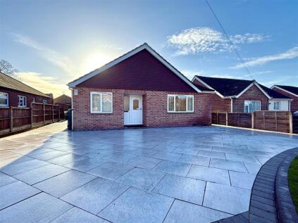 Peters Road, Locks Heath