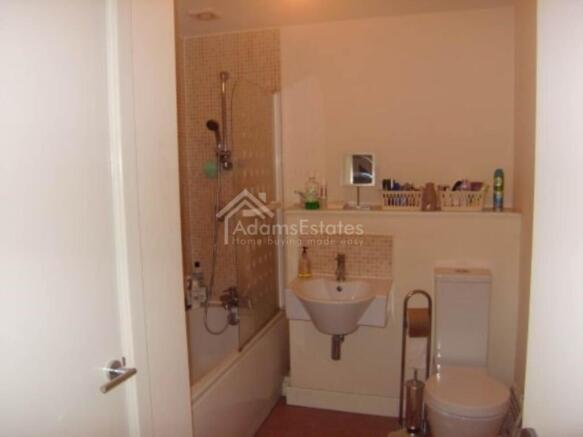 4 bed Terraced for sale Image 4