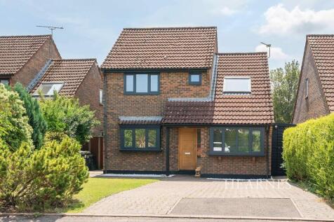 Throopside Avenue, Throop, Bournemouth, BH9