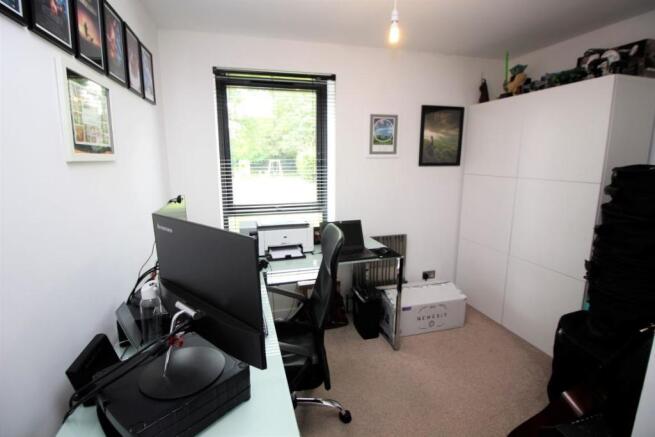 Bedroom 5/ Study
