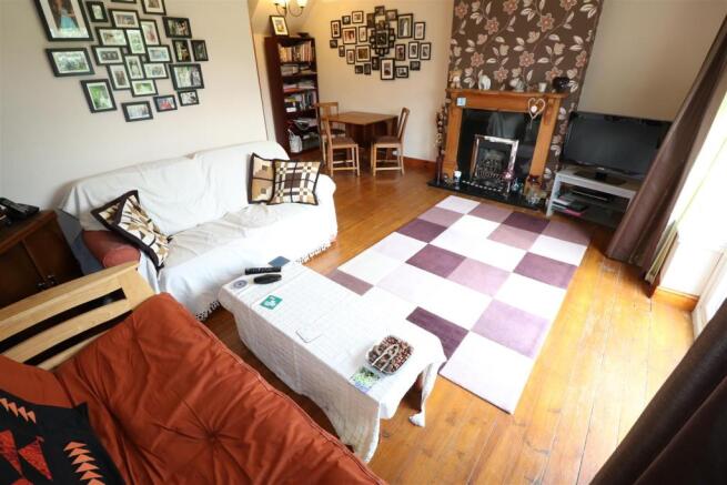 Lounge/Dining Room