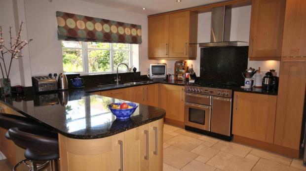 Kitchen Image 3