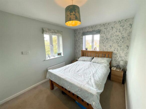 BEDROOM 1.jpg