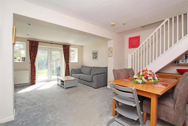 16NW - Lounge 2.jpg