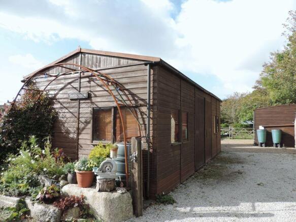 Sheds/stores