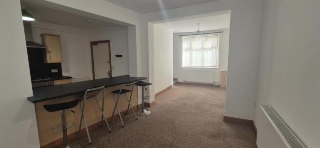 Open plan Lounge/Kitchen