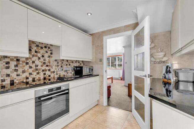 Kitchen 1b.jpg